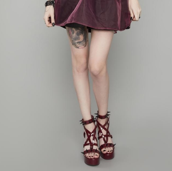 Widow Spike Heels - Picture 7 of 8